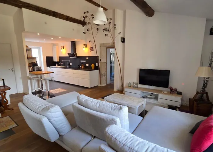 De Luxe A 100m Des Arenes